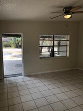 9245 A Overlook Dr., Unit 9245A Overlook Dr. in Temple Terrace, FL - Building Photo - Building Photo