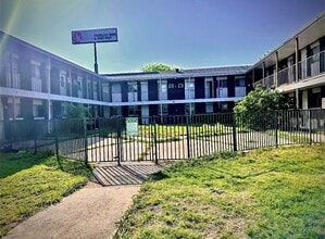 1601 E Central Texas Expy in Killeen, TX - Building Photo - Building Photo