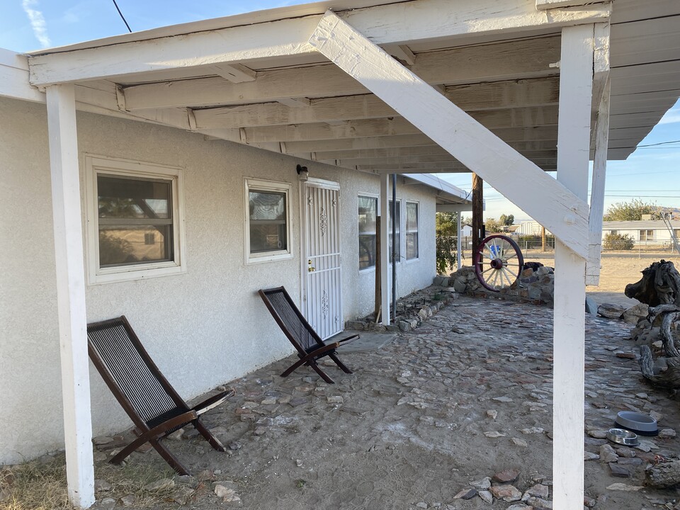 25573 Jasper Rd in Barstow, CA - Building Photo