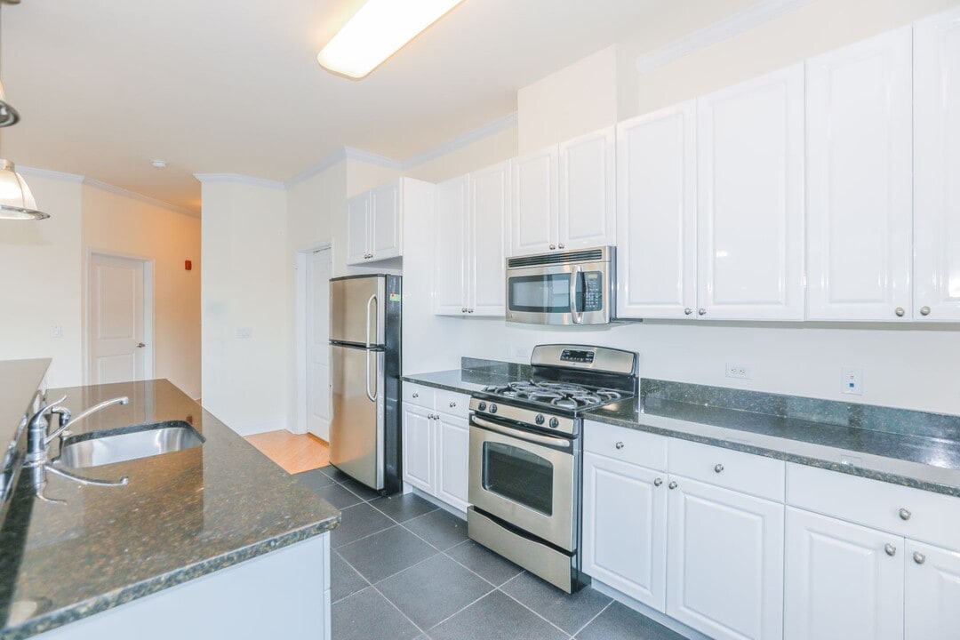 5 Main St in Edgewater, NJ - Building Photo