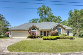 4235 King Arthur Pl in Columbus, GA - Foto de edificio - Building Photo