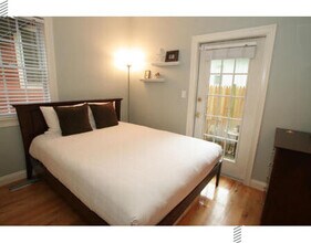 749 Somerville Ave, Unit 2 in Somerville, MA - Building Photo - Building Photo