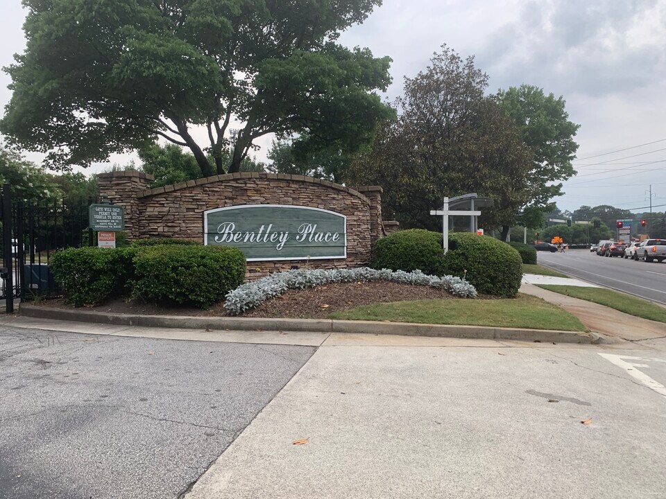 212 Bentley Pl, Unit 212 Bentley Place in Tucker, GA - Building Photo