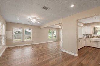 280 Crestmont St in Pointblank, TX - Building Photo - Building Photo