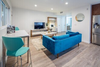 Pacifico Luxury Apartment Homes in Santa Monica, CA - Foto de edificio - Interior Photo