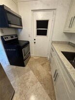 1407 NE 56th St, Unit 316 in Fort Lauderdale, FL - Building Photo