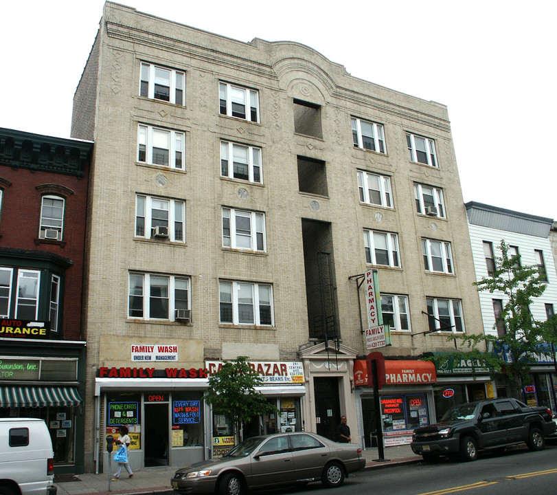 291 Central Ave in Jersey City, NJ - Foto de edificio