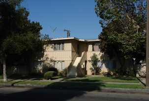 2626 S Rosewood Ave Apartments