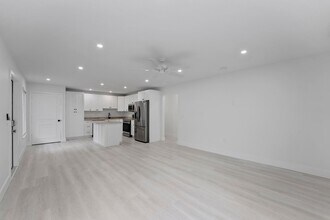 1279 Beach Rd in West Palm Beach, FL - Building Photo - Building Photo