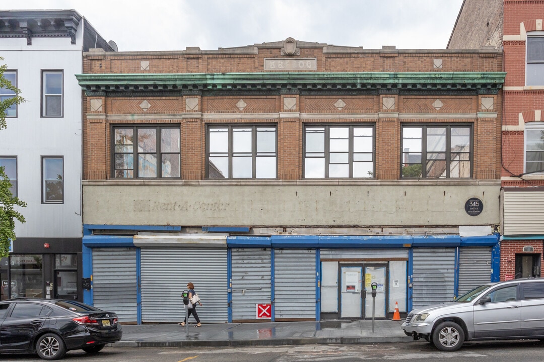 345 Central Ave in Jersey City, NJ - Foto de edificio