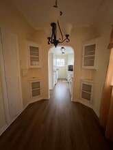 3425 1/2 E 5th St, Unit 3423 E 5th St. Upstairs in Los Angeles, CA - Foto de edificio - Building Photo