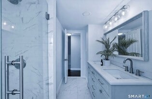 457 Summit St in Bridgeport, CT - Building Photo