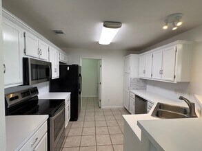 15430 Cruiser St in Corpus Christi, TX - Building Photo - Building Photo