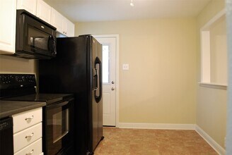 2005 Shawnee St in Denton, TX - Building Photo - Building Photo