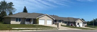 609 Spruce Ln, Unit 2 in Tomah, WI - Building Photo