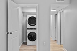 8Ninety at Loveland in Loveland, OH - Foto de edificio - Interior Photo
