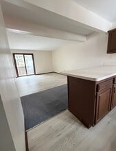 624 Portage Lakes Dr in Akron, OH - Foto de edificio - Building Photo