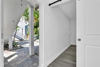818 N Dixie Hwy in Lake Worth Beach, FL - Building Photo - Building Photo