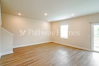 220 Limestone Wy in Lebanon, TN - Foto de edificio - Building Photo