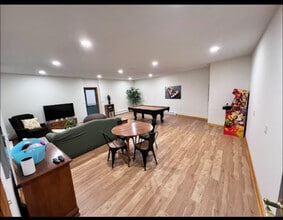 526 Gleanings Dr in Mc Henry, MD - Building Photo - Building Photo