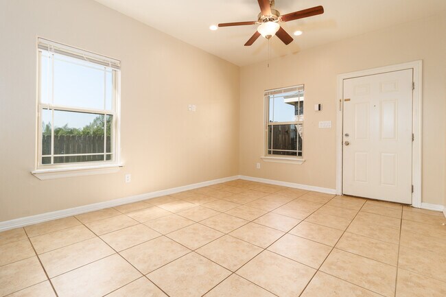 2710 E Garfield Ave in Alton, TX - Building Photo - Building Photo