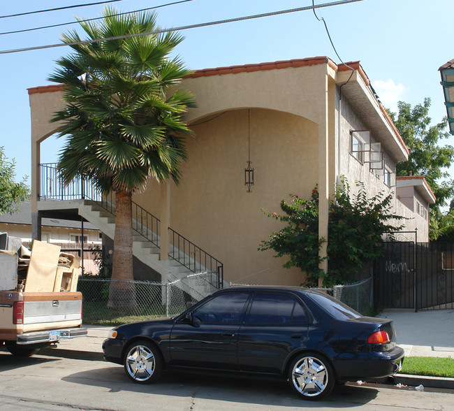 2033 N Bush St in Santa Ana, CA - Foto de edificio - Building Photo