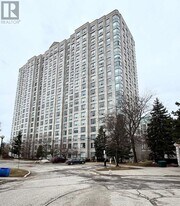 2627 McCowan Rd in Toronto, ON - Building Photo