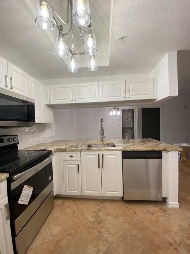 2807 Veronia Dr in Palm Beach Gardens, FL - Foto de edificio - Building Photo