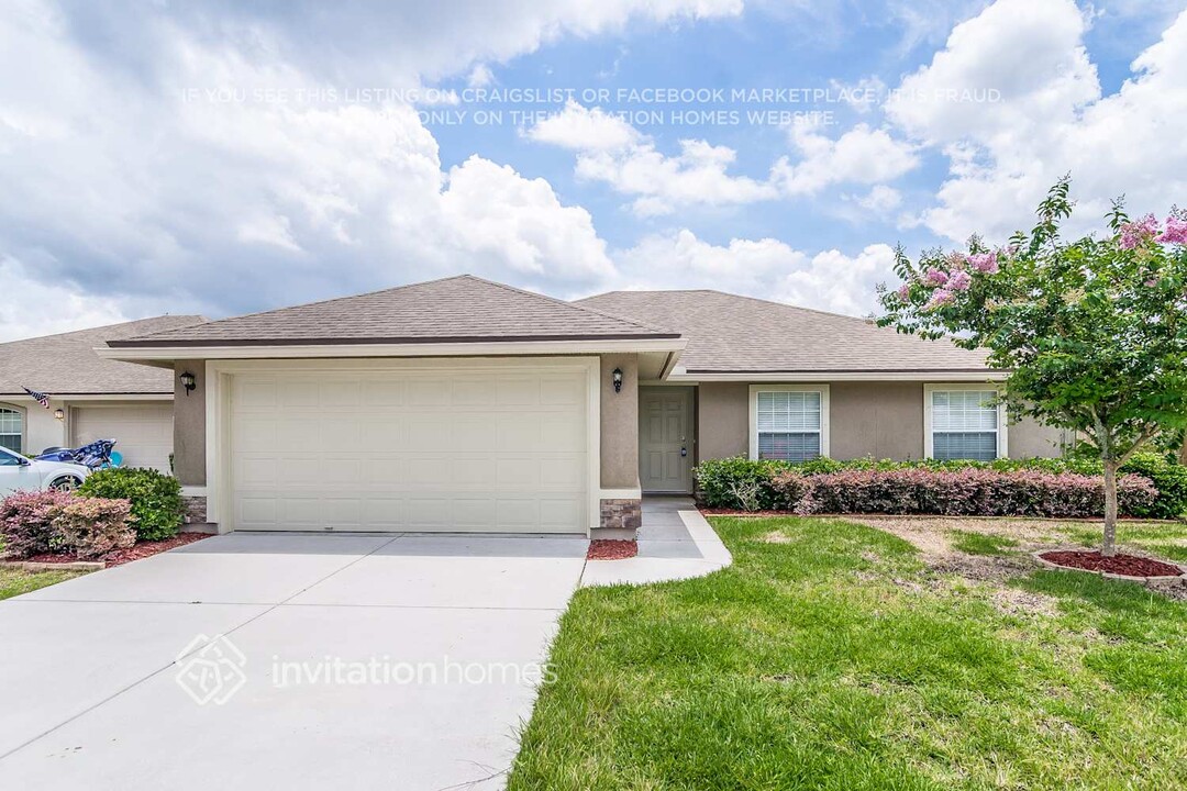 86032 Sands Way in Yulee, FL - Building Photo