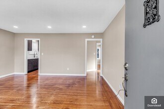 711 Smith Ave in Pinole, CA - Foto de edificio - Building Photo