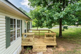 125 Barracks Rd in Hillsborough, NC - Building Photo - Building Photo