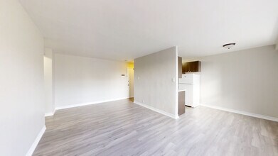 73 Lovilla Blvd in Toronto, ON - Building Photo - Building Photo