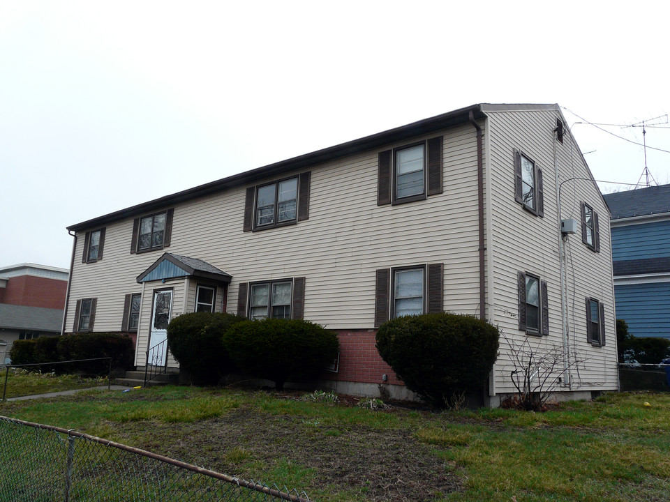 1105 Ella T Grasso Blvd in New Haven, CT - Building Photo