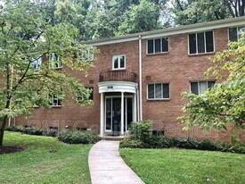 10416 Montrose Ave in Bethesda, MD - Building Photo