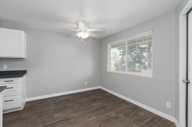 Conestoga Park I in Beaverton, OR - Building Photo - Interior Photo