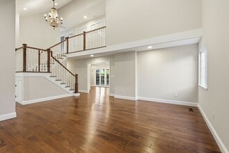 295 Cresta Vista Way in San Jose, CA - Foto de edificio - Building Photo