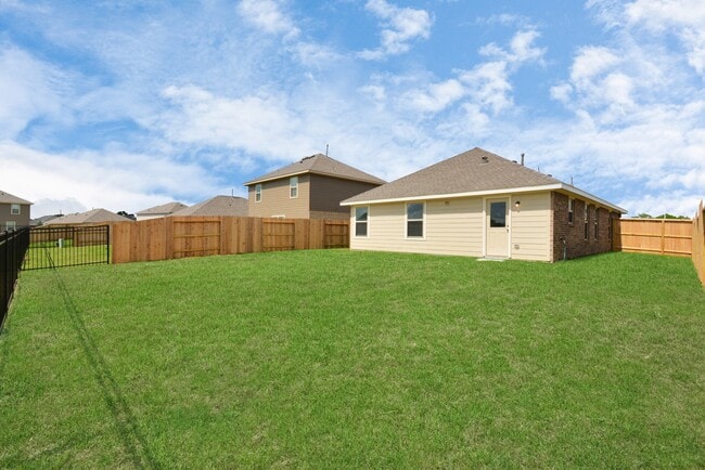 property at 5035 Caledonia Lk Ln