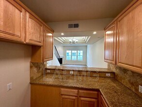 12217 Moorpark St in Los Angeles, CA - Building Photo - Building Photo