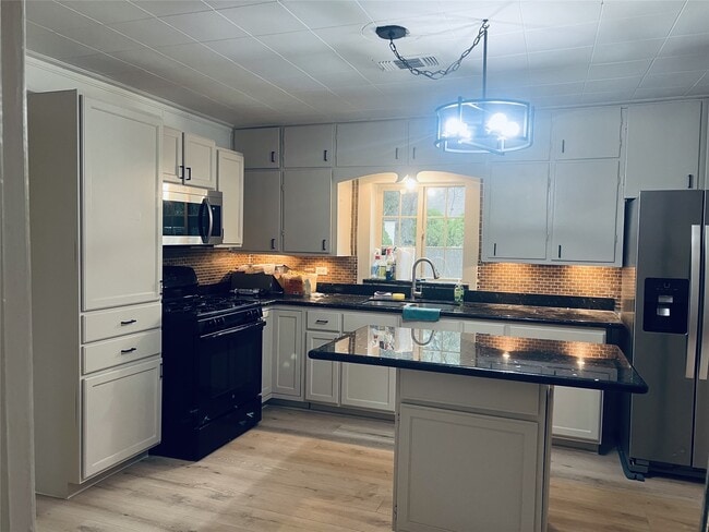 property at 1747 5th St