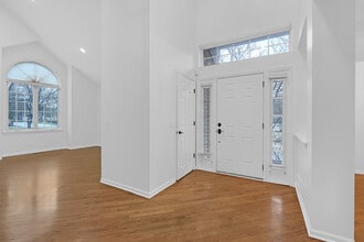 141 Manchester Ct in Buffalo Grove, IL - Building Photo - Building Photo