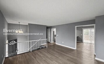 7012 Windcrest Ln in Harrison, TN - Foto de edificio - Building Photo