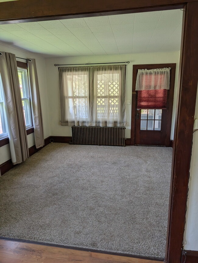 1197 Lower Demunds Rd in Dallas, PA - Foto de edificio - Building Photo