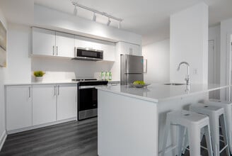 20 Samuel Wood in Toronto, ON - Building Photo - Interior Photo