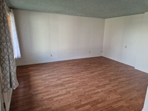 17917 Bennett Rd in Mount Vernon, WA - Foto de edificio - Building Photo