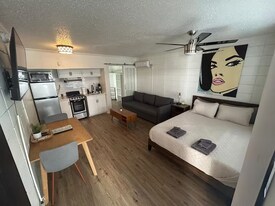 425 2nd St N in St. Petersburg, FL - Building Photo