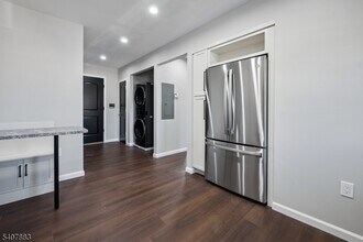 266 Morris Ave in Springfield, NJ - Building Photo - Building Photo