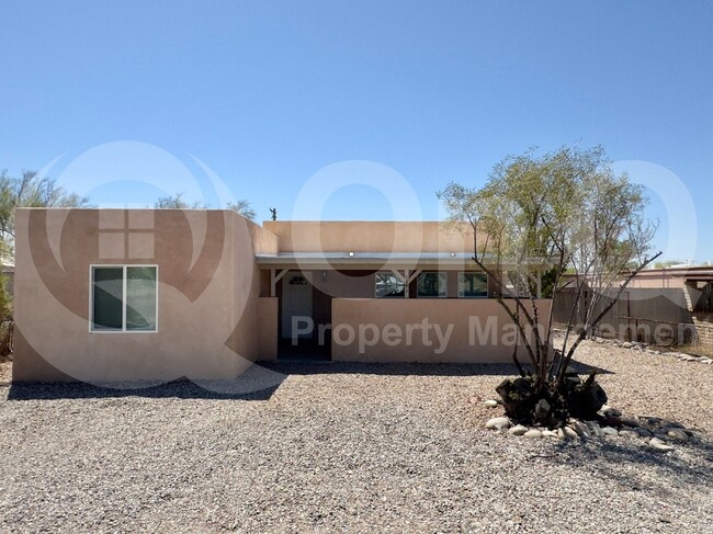 property at 216 E Waverly St