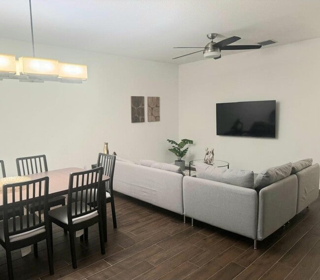 property at 1129 NW 41st Ln