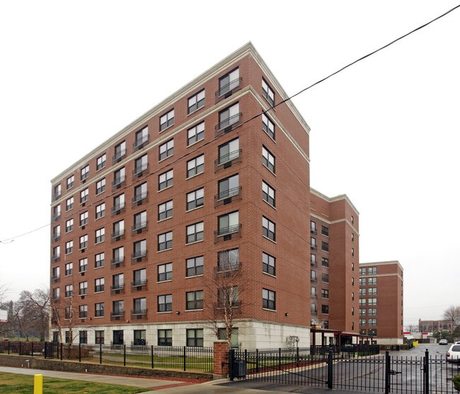 G & A Senior Residences of Ravenswood in Chicago, IL - Building Photo - Building Photo