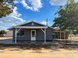 8788 Oakwood Ave in Hesperia, CA - Building Photo